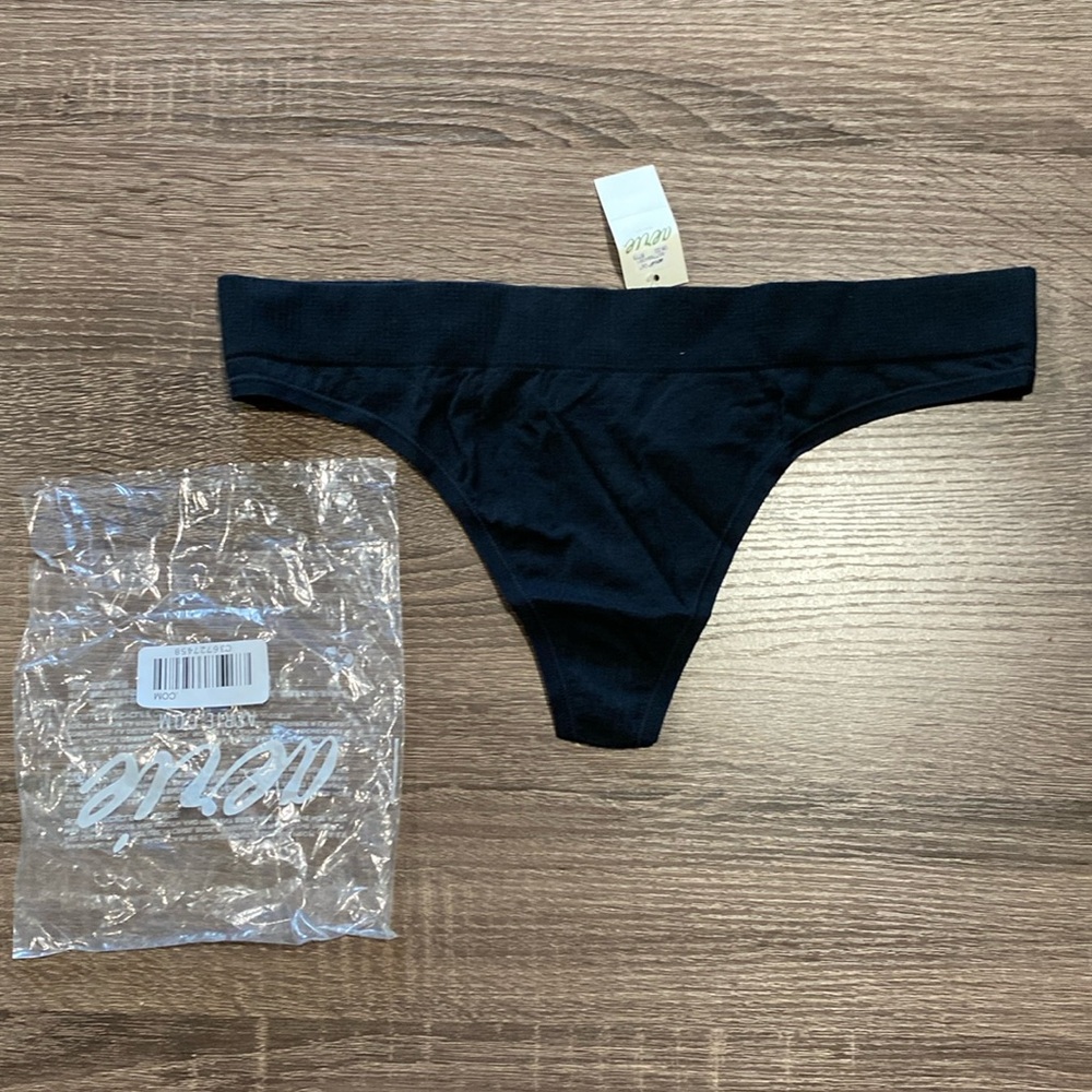 NWT - Aerie Ribbed Seamless Thong Panties - Black - XL